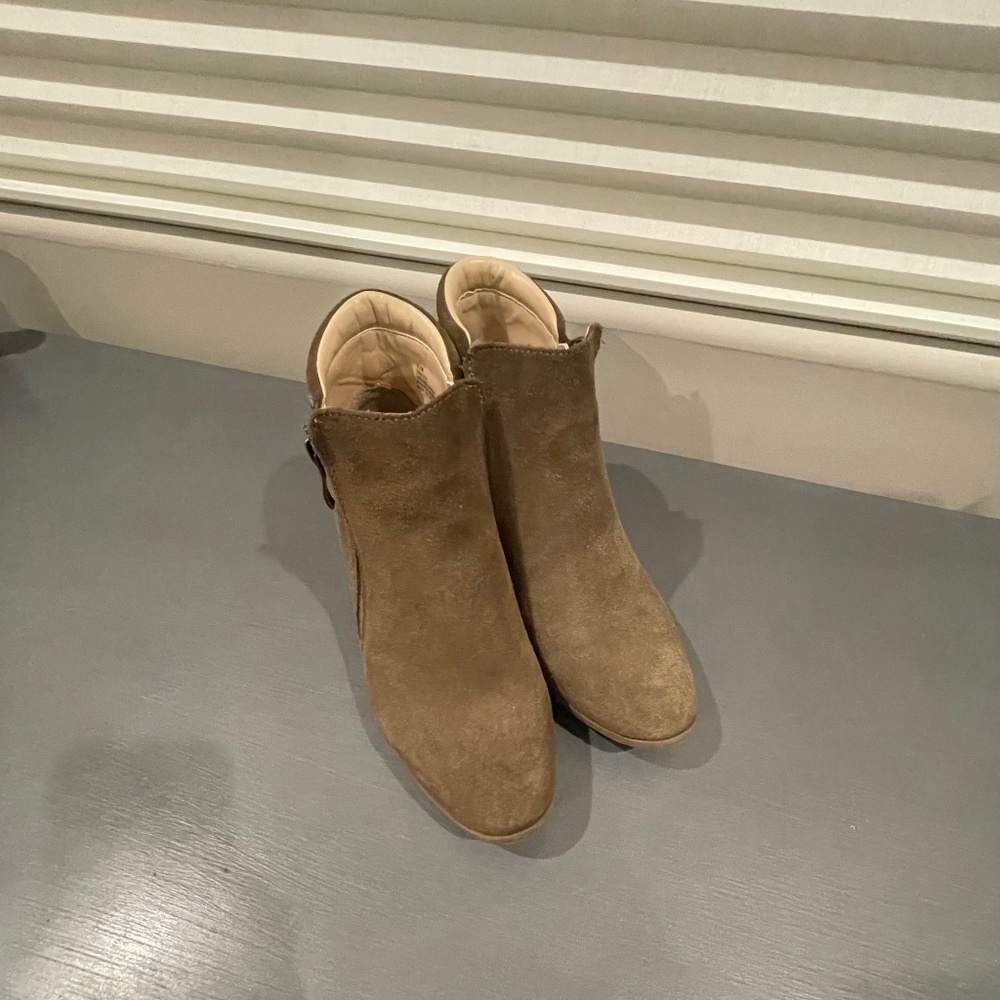 Apri Italian Shoe Maker Suede Booties